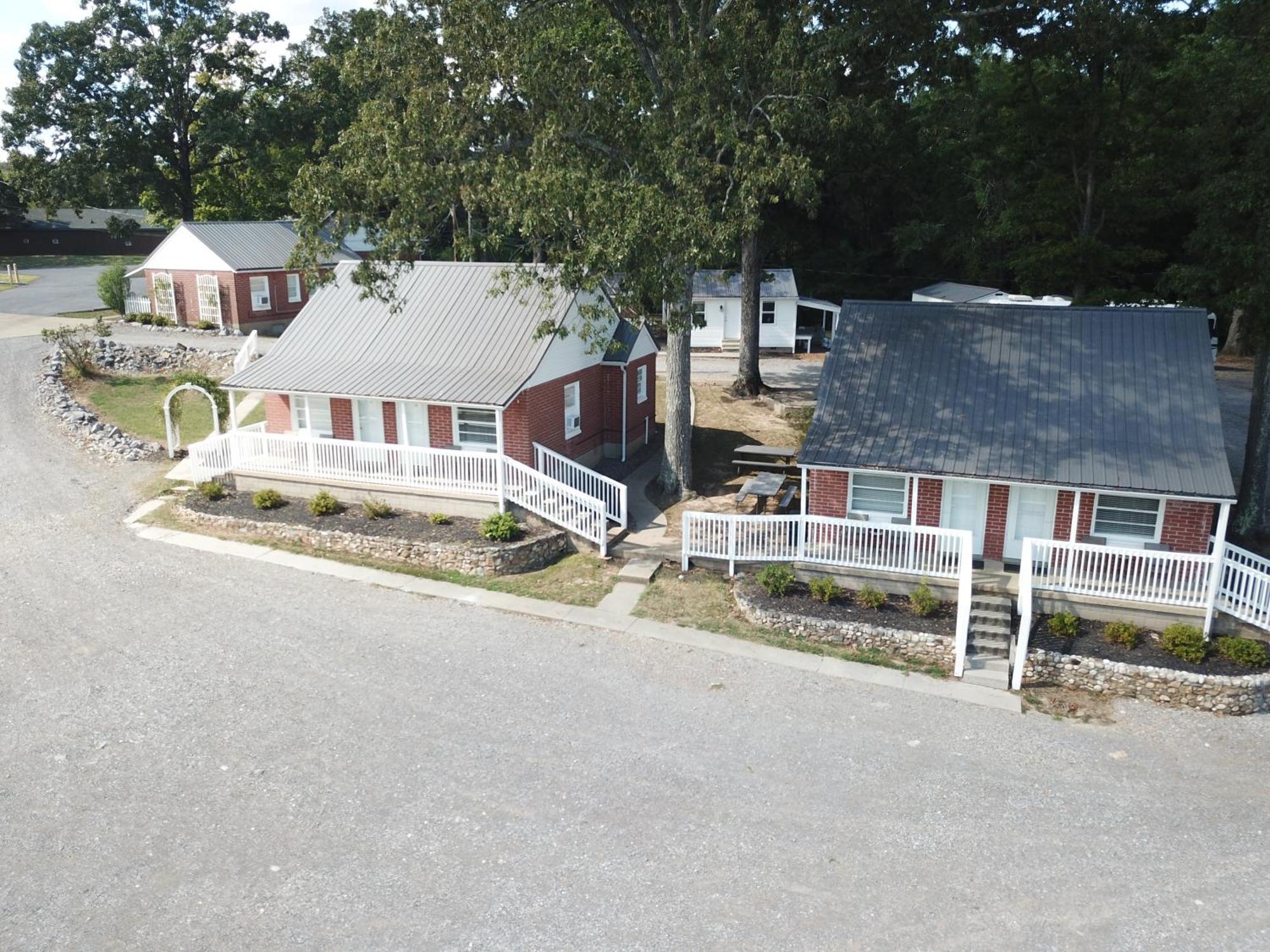 Early American Motel Aurora 外观 照片