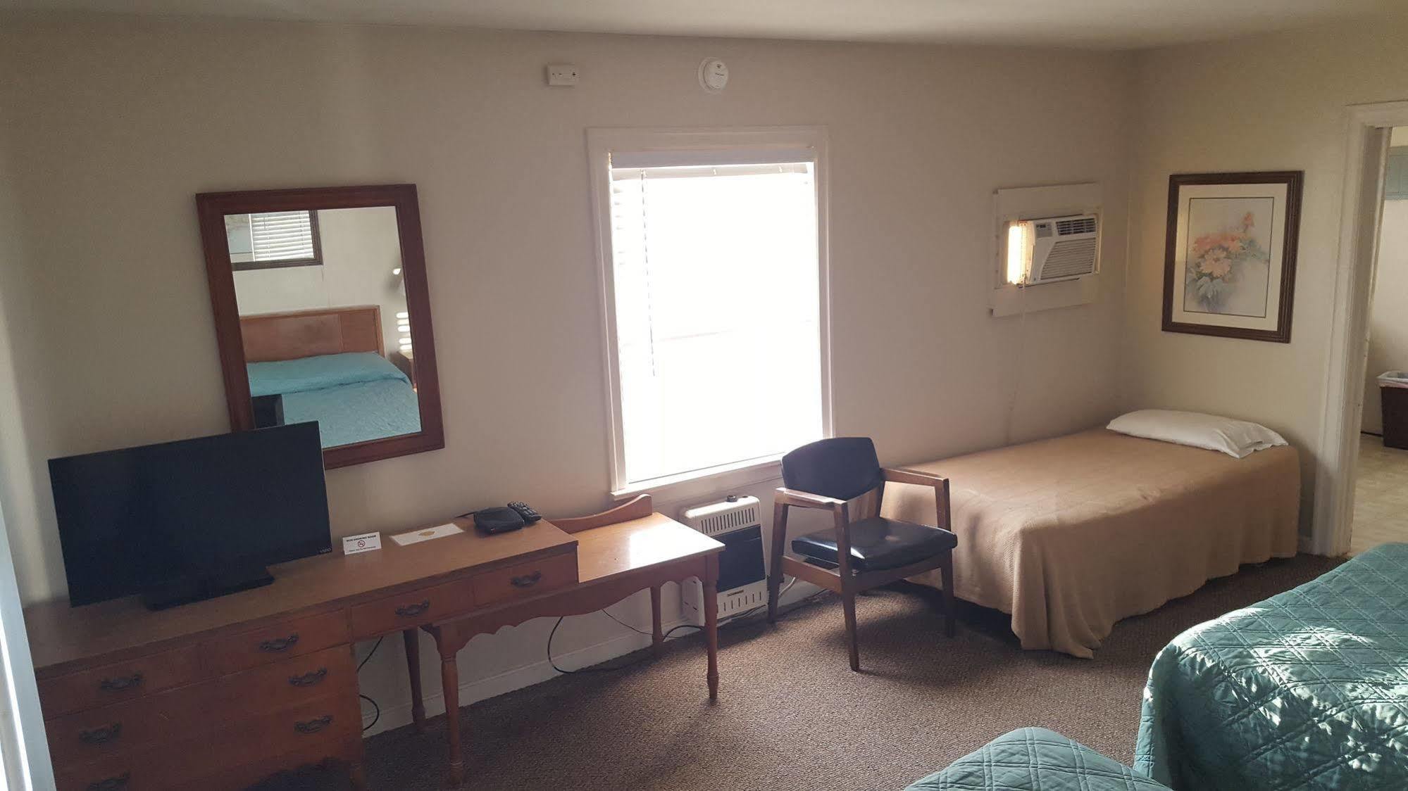 Early American Motel Aurora 外观 照片